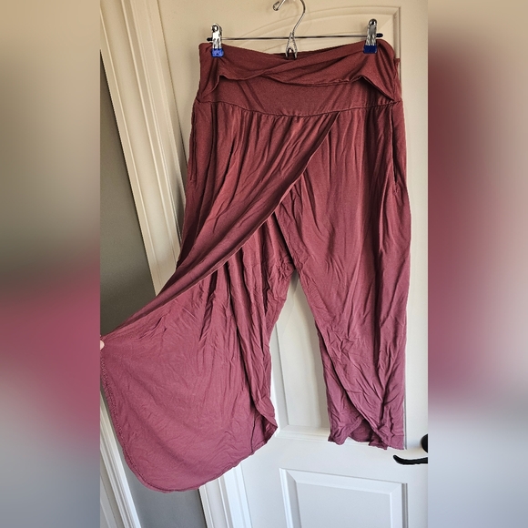 Athleta Burgundy Release Pants - Picture 2 of 4